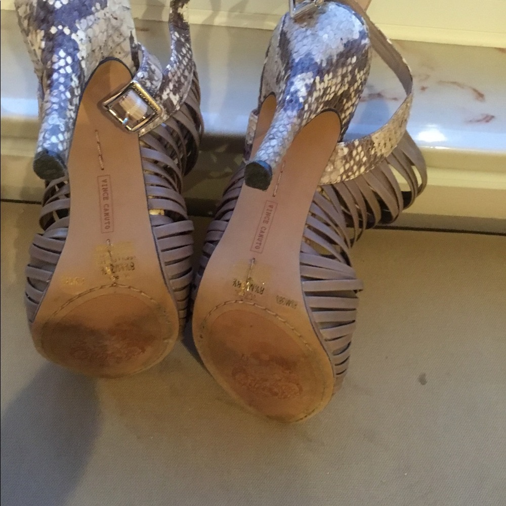Shose - Picture 2 of 8